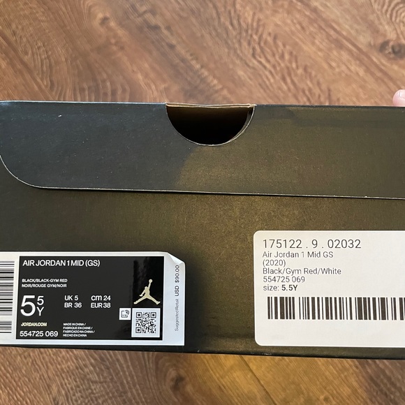 Air Jordan 1 (GS) - Picture 4 of 4